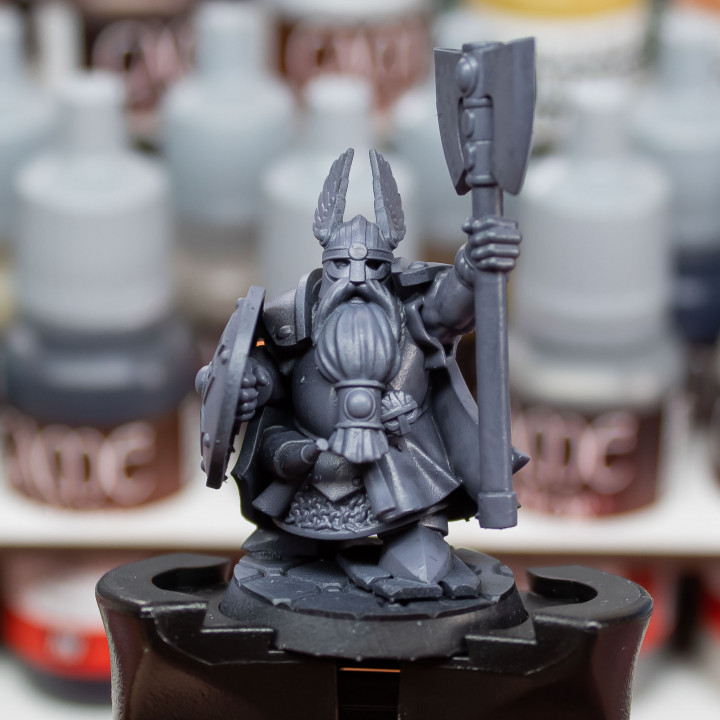 3D Printable The Dwarf Lord Highlands Miniatures By Highlands Miniatures