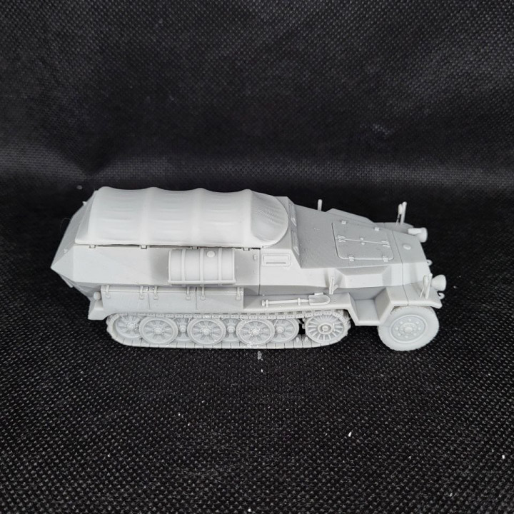 3D Printable Half Track Sd Kfz 251 8 Krankenpanzerwagen Ambulance