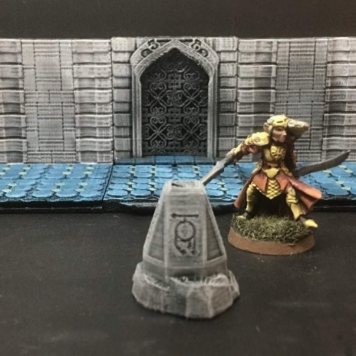 Delving Decor: Arcane Plynth (28mm/Heroic scale) image