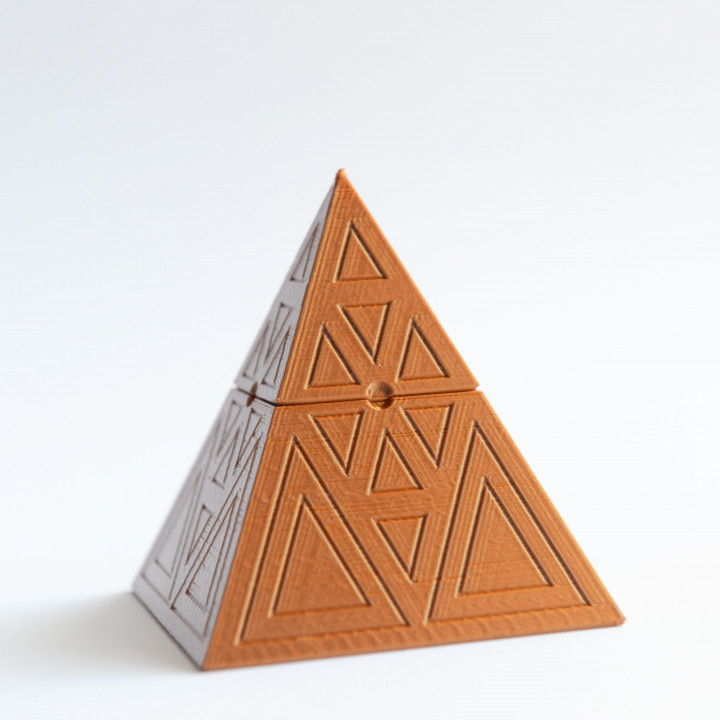 Earth Pyramid Box image