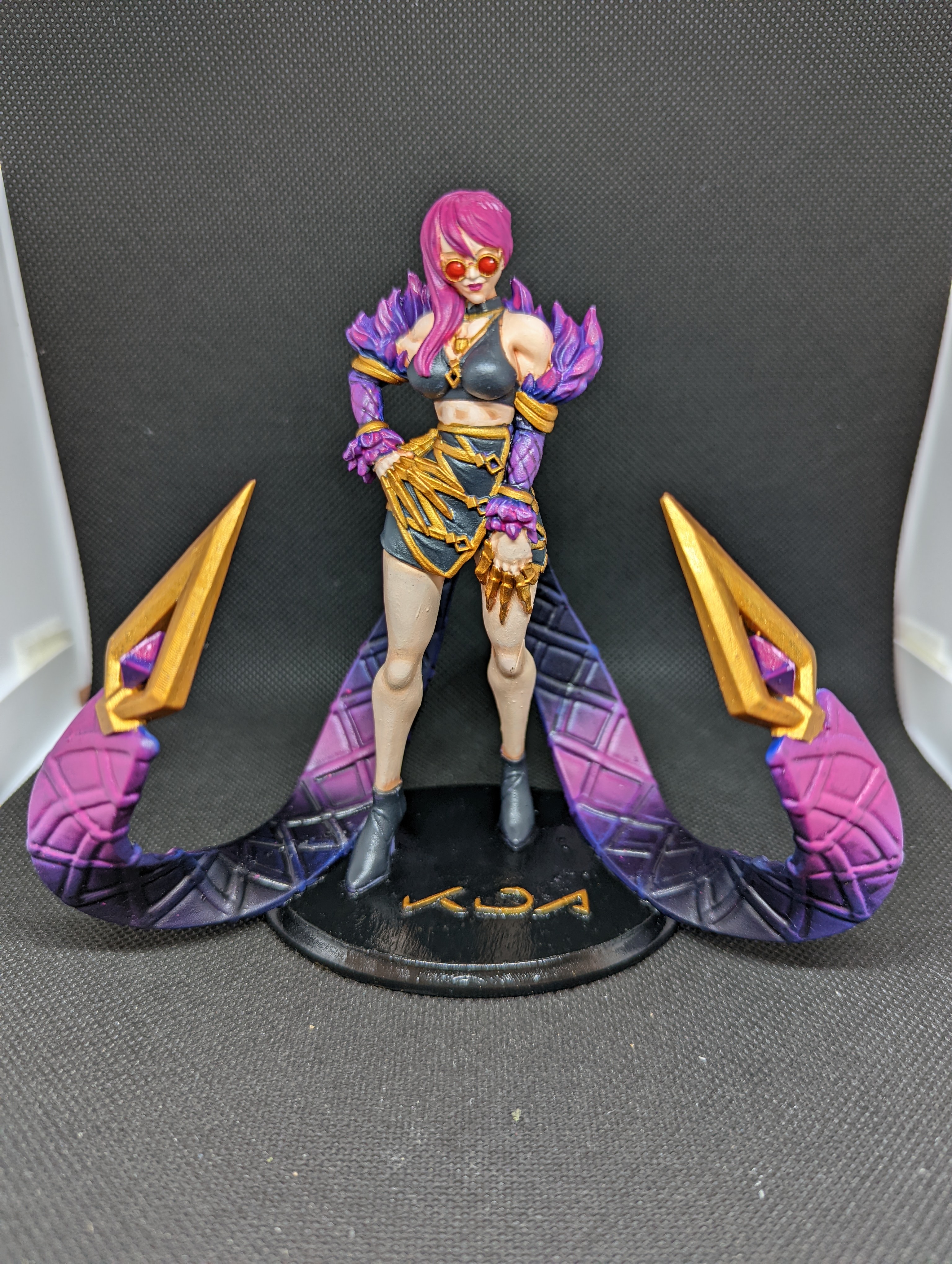 3D Printable Evelynn KDA - League of Legends - 30 cm by Printed Obsession