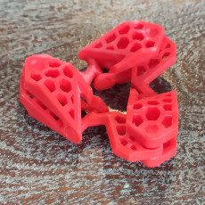 Picture of print of Evolved Kaleidocycle - much easier print!