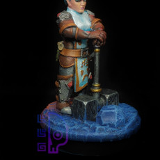 Picture of print of Dwarf warrior girl with big hammer