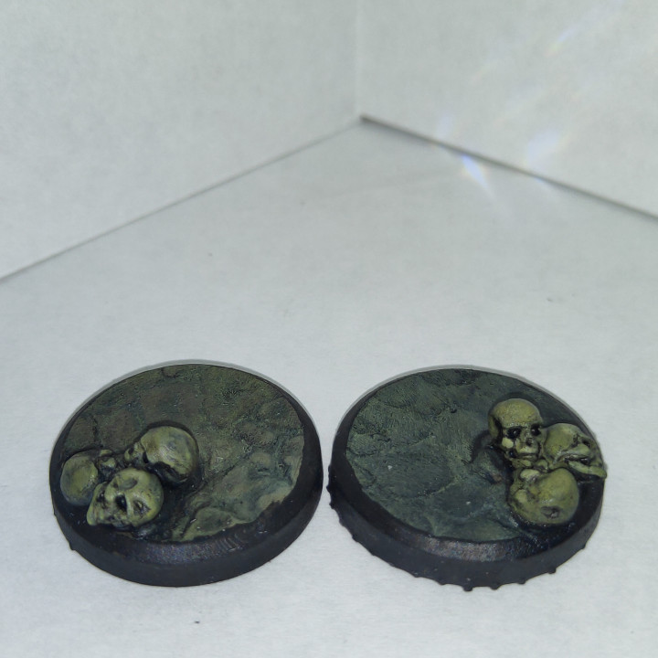Skulls and cobbles Base 25mm Round image