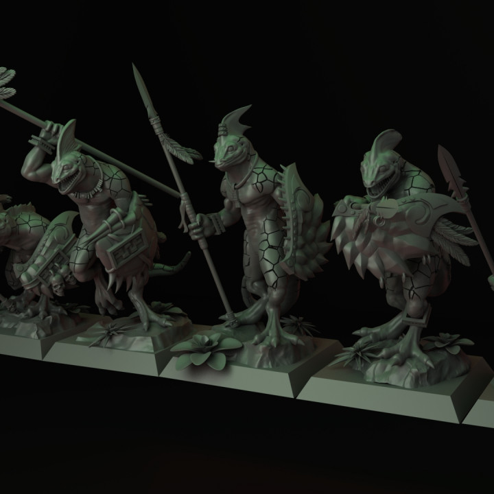 Lizardmen Skink Unit with Spear and Shield image