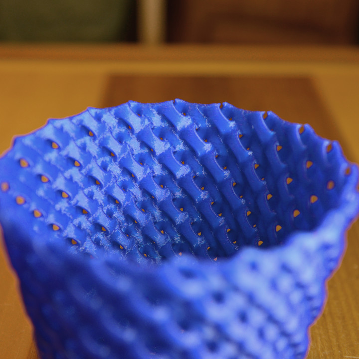 Weaved basket vase image