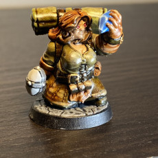 Picture of print of Dwarven Female Artificer Miniature - pre-supported