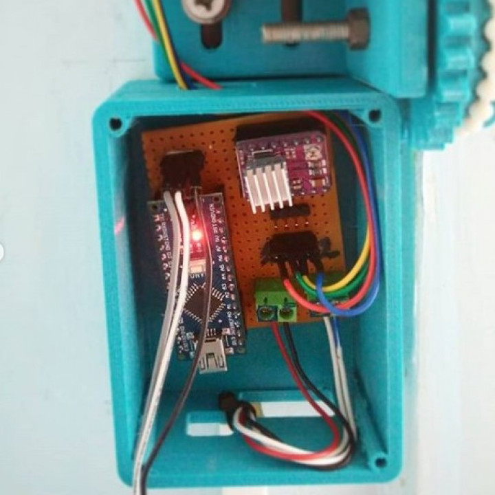 3D Printable Automatic Roller Blind System with Arduino by Furkan