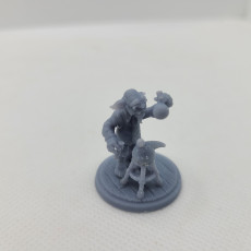 Picture of print of Goblin alchemist pre-supported