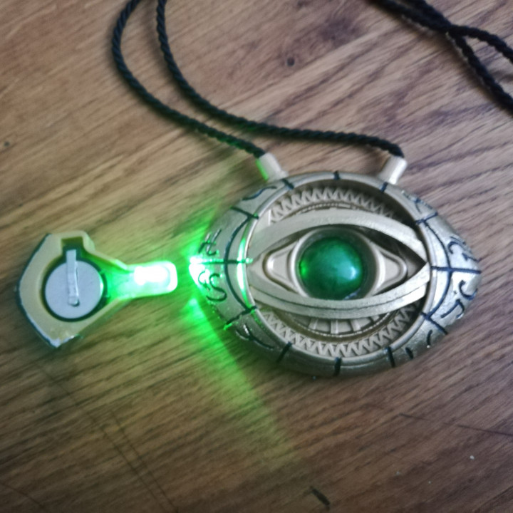 Eye of Agamotto, glowing image