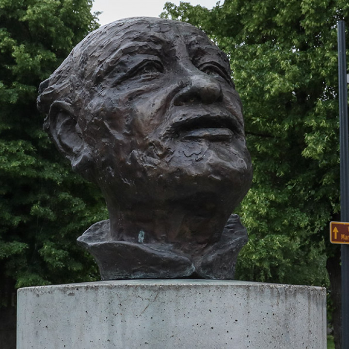 Monument to Dr. Bruno Kreisky image