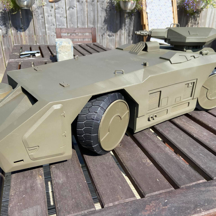 3D Printable 1/35 Aliens APC by Rob James