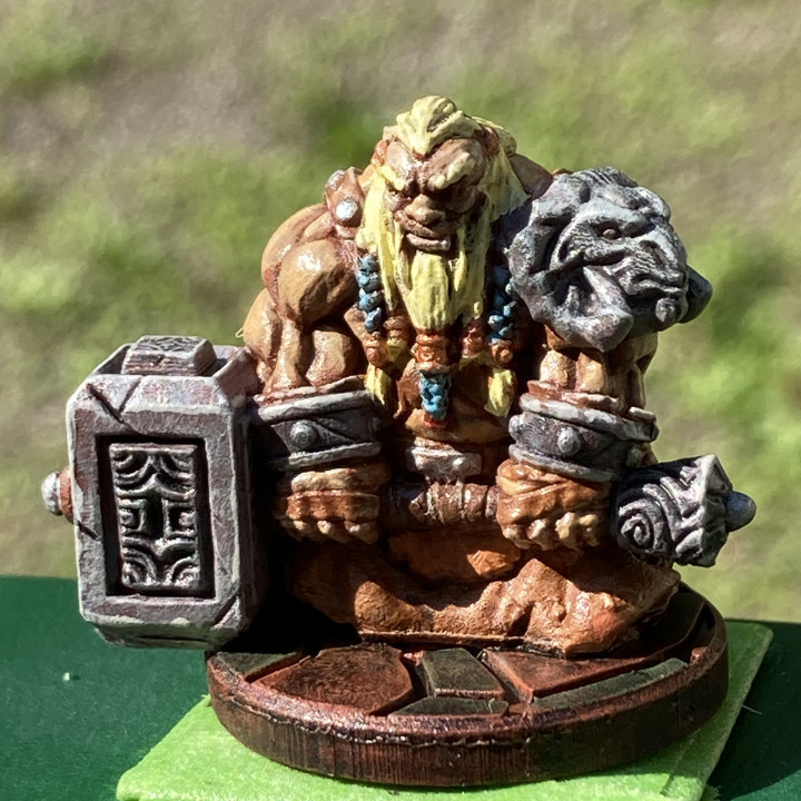 (0001) Male dwarf warrior with two hands hammer image