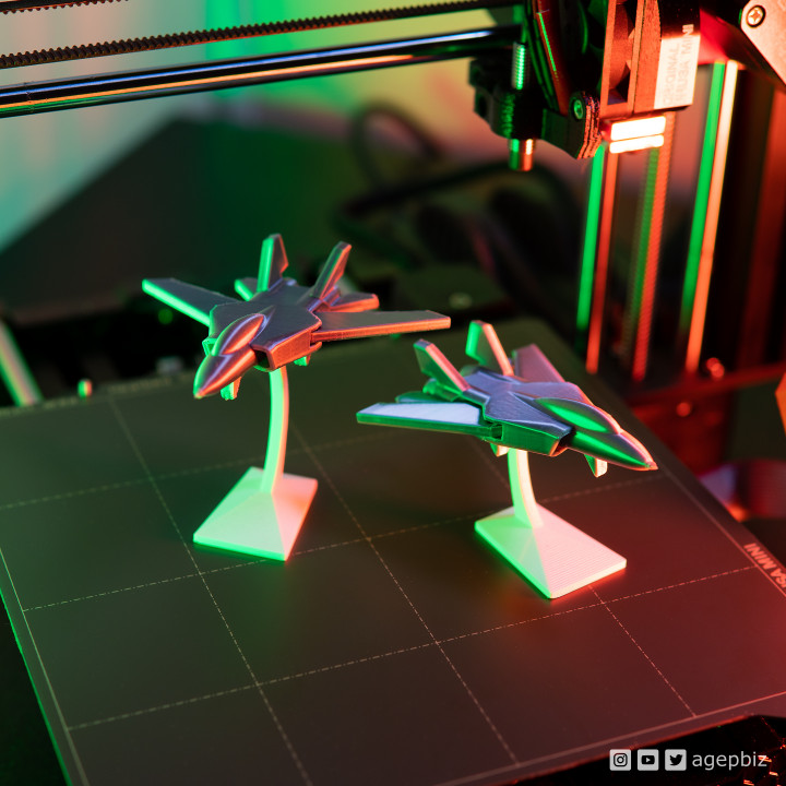 Print-in-place and articulated Jet Fighter with Stand image