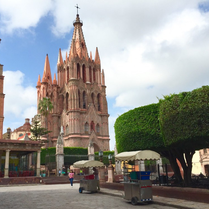 Parroquia de San Miguel Arcángel - San Miguel de Allende, Mexico image