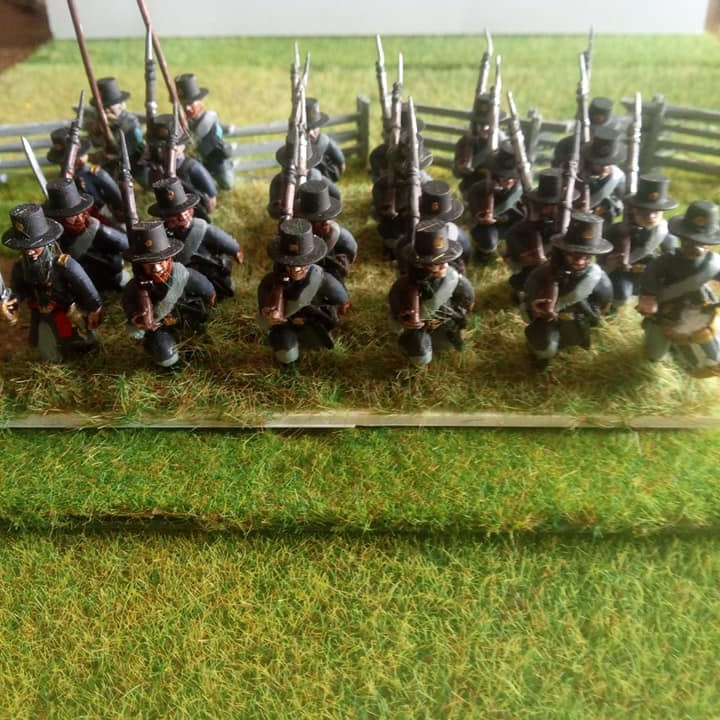 10-15mm Union Infantry in Frock Coats Marching Pose 1 UA-UN-3 image