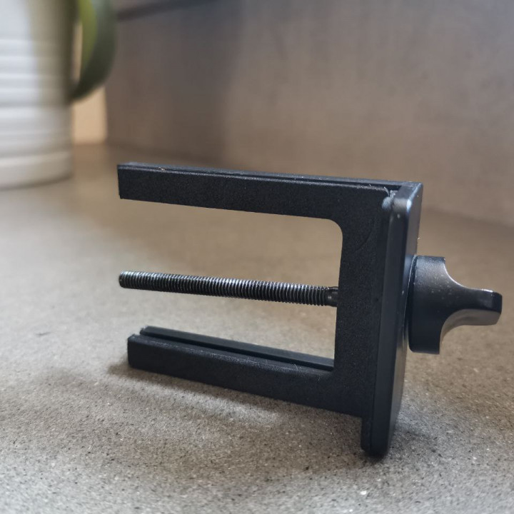 3D Printable Telescope phone mount by Merceron