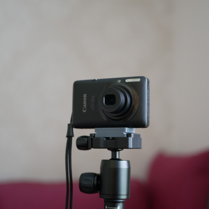 Arca-Swiss style compact camera plate image