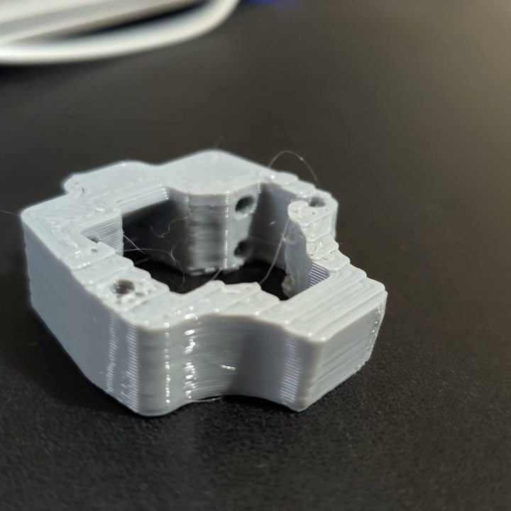 3D Printable AR60 Front Axle Knuckle Weight Mount by Daniel Anguita
