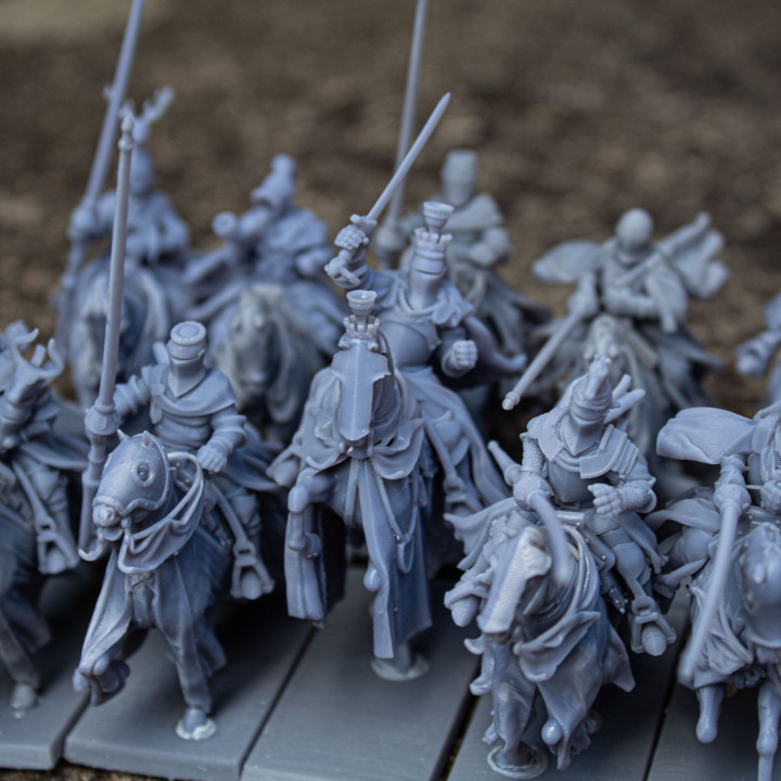 DISCONTINUED - Grail Knights Command Group - Highlands Miniatures image