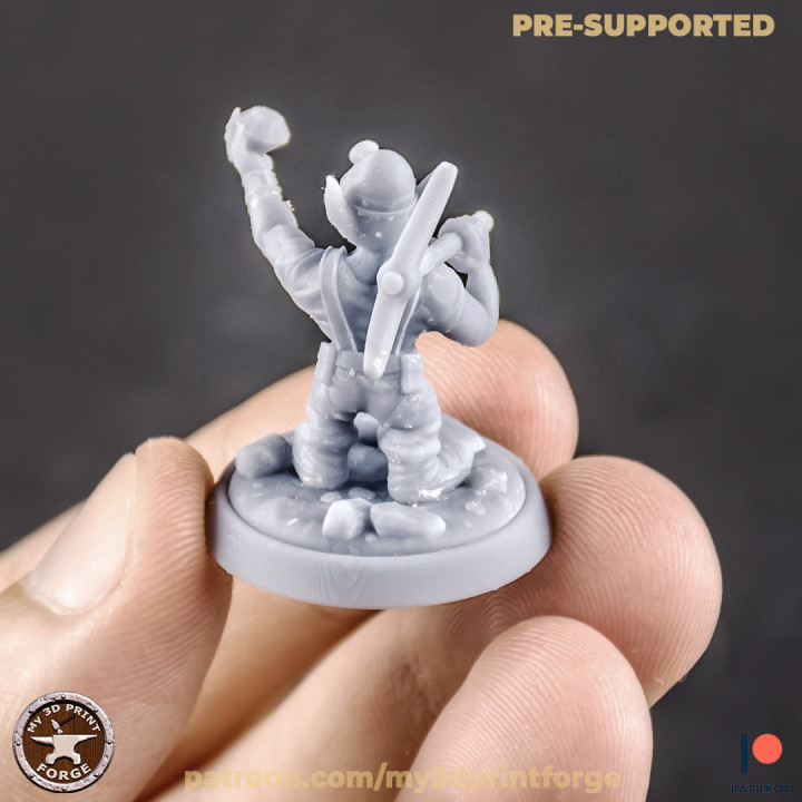 3D Printable Goblin Miner Diamond pose by My3DPrintForge