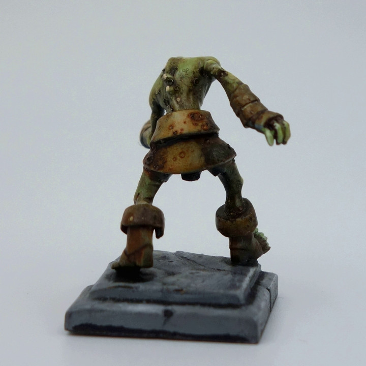 Zombie Drudge 1 inch base, 32 mm height Medium miniature image