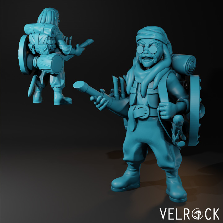 Male Halfling Valor Bard with Bagpipes (PRESUPPORTED) image