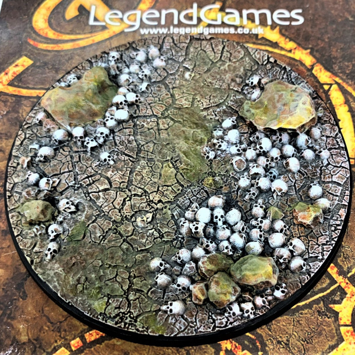 LegendGames 100mm round skull bases - two versions image