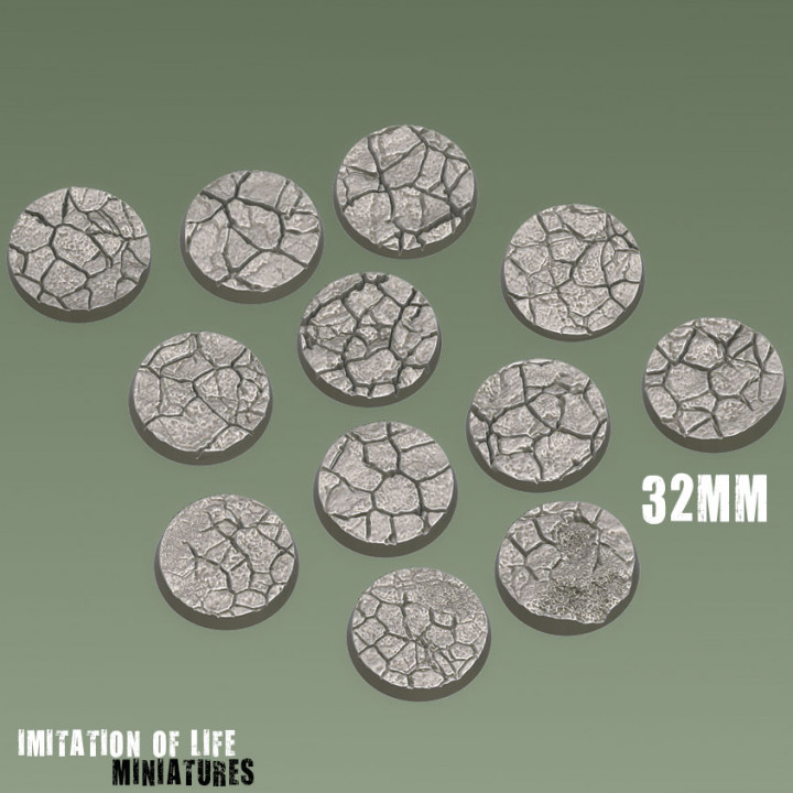32mm Round Cracked Earth Bases ( X 13 ) image