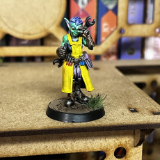 Picture of print of Technical - Goblin Artificer - Goblin Potion Brewer - PRESUPPORTED - 32mm Scale