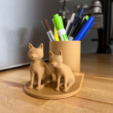 Picture of print of Cat pen holder