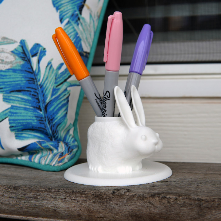 3D printed rainbow buy bunny pen holder