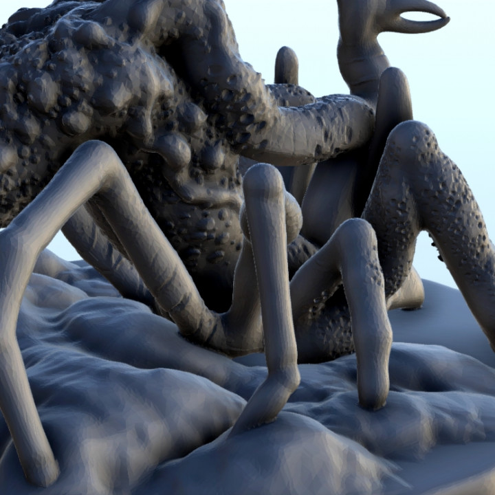 Alien spider on ground 7 - Sci-Fi Science-Fiction 40k 30k image