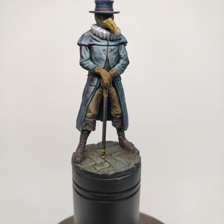 Plague doctor 32/54mm scale -Golden Heroes image