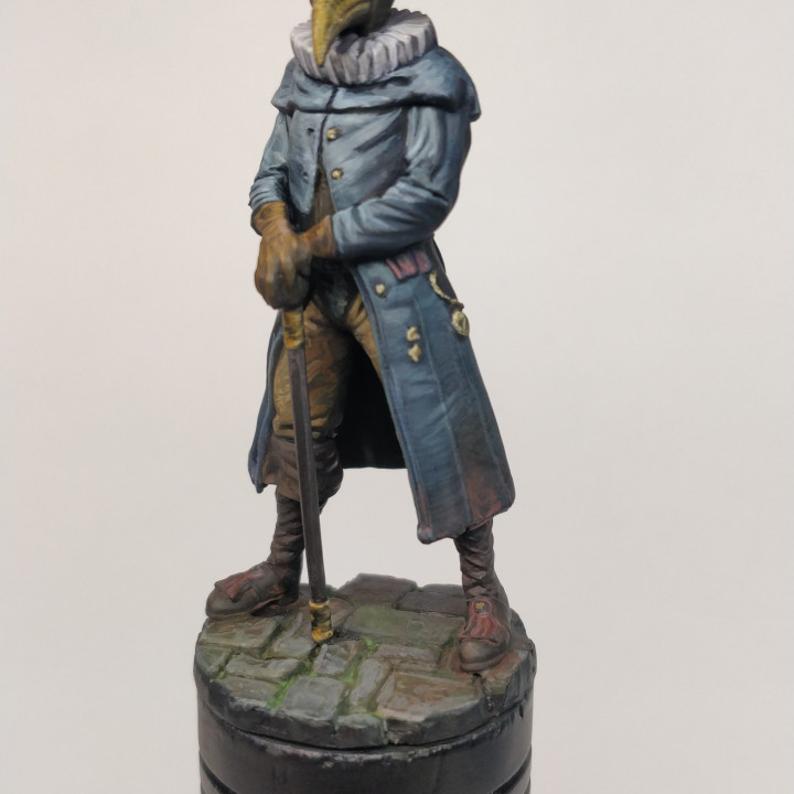 Plague doctor 32/54mm scale -Golden Heroes image