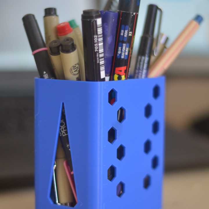 3D Printable Pen Holder Box Fxpear by Frederico David Sena 3D Printable Pen Holder Box Fxpear by Frederico David Sena
