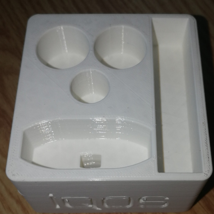 IQOS Base with charging port image