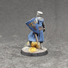 Picture of print of Medieval Crusader knight with warhammer
