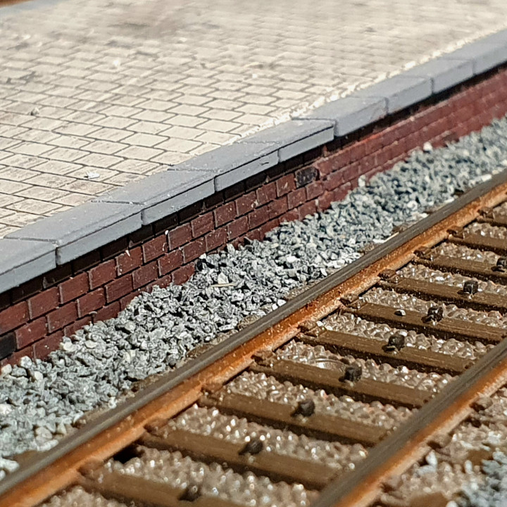 Bahnsteig - departure platform - Bahnhof Mauer H0 Maßstab 1:87 image