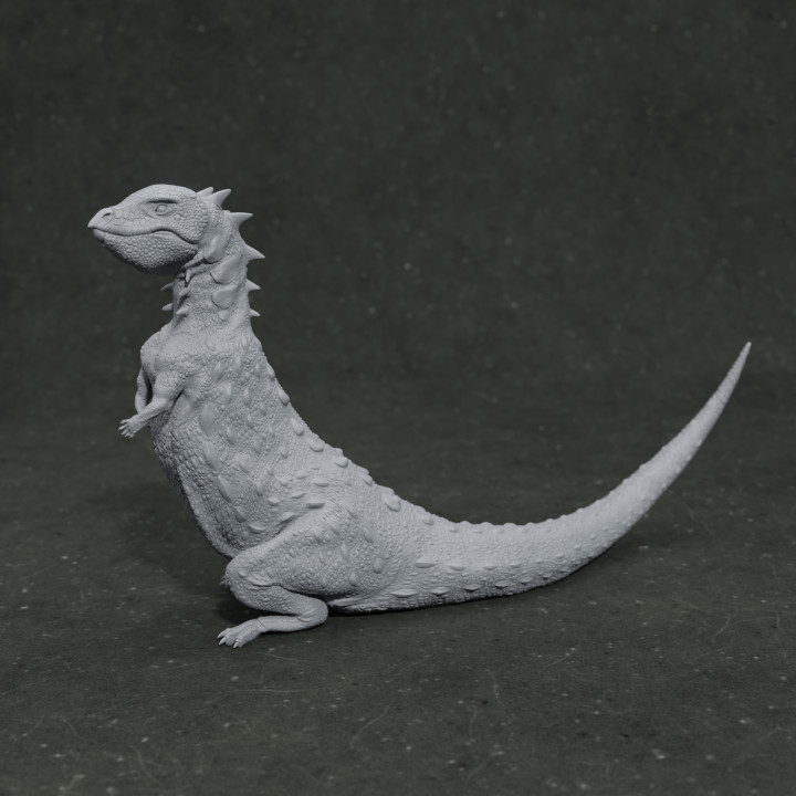 3D Printable Jakapil Kaniukura sitting 120 scale presupported