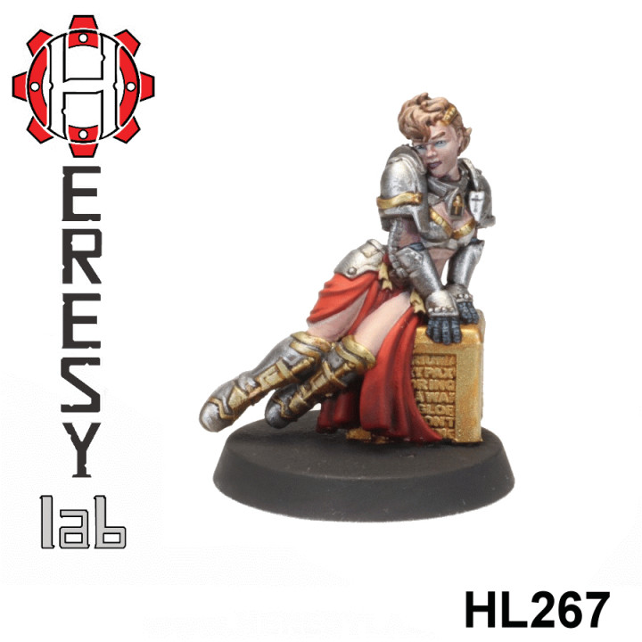 HL267 - Heresylab - SciFi Female PinUp Gray Guard Knight