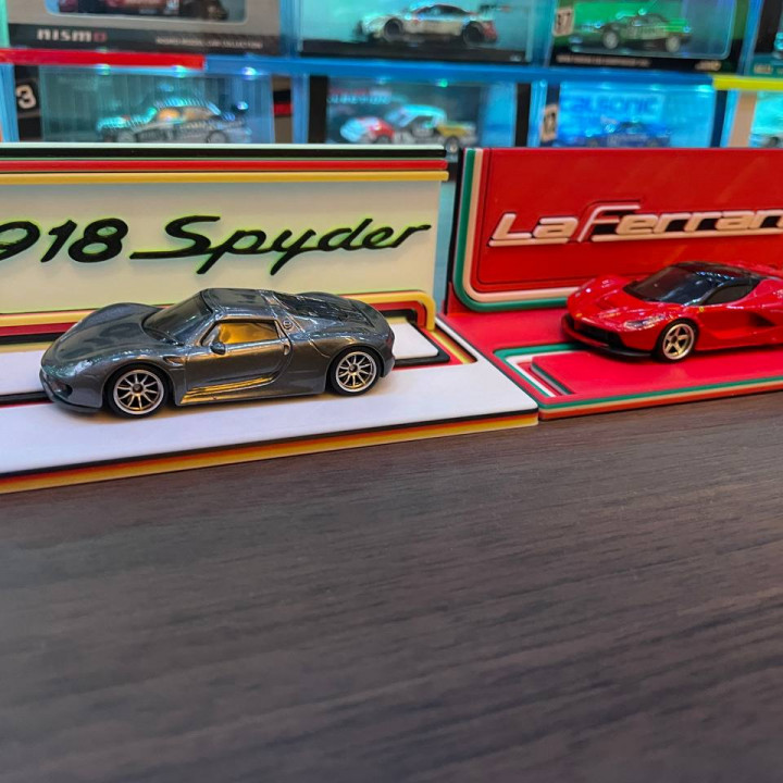 Matchbox Porsche 918 Spyder Display