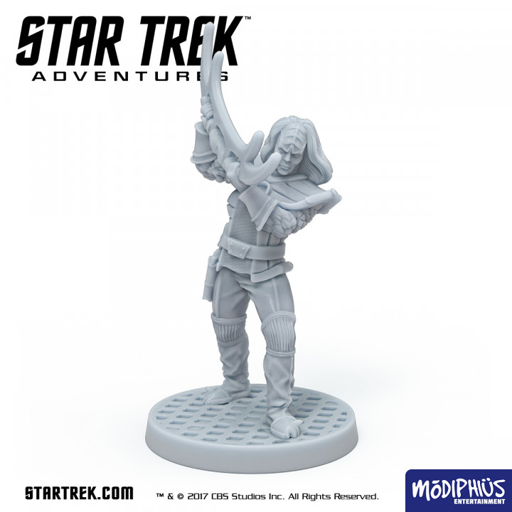 Star Trek Adventures - TNG Klingon Female Warrior 1