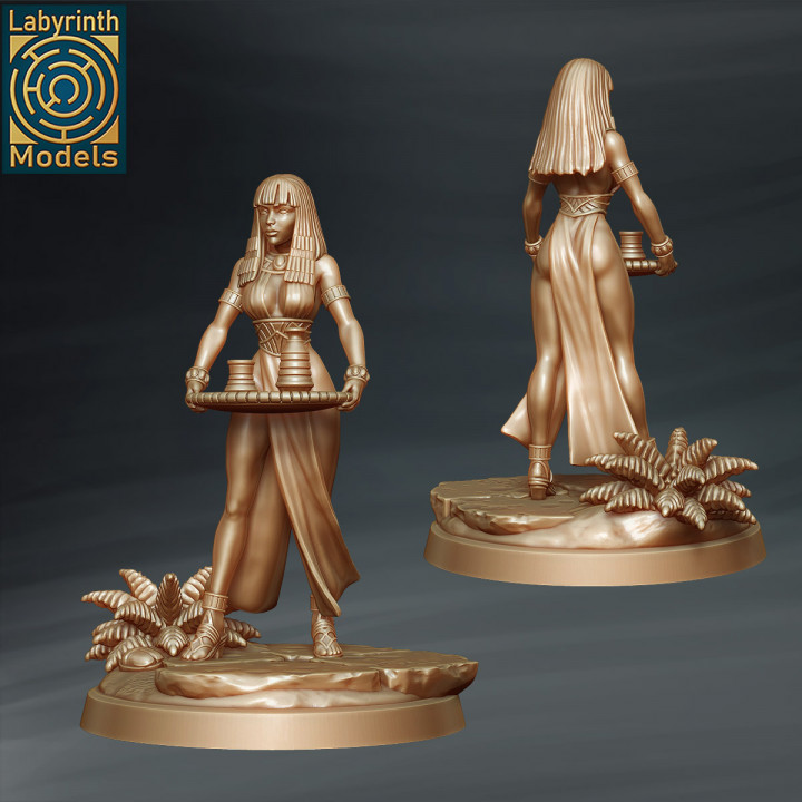 Queen and Entourage - 32mm scale image