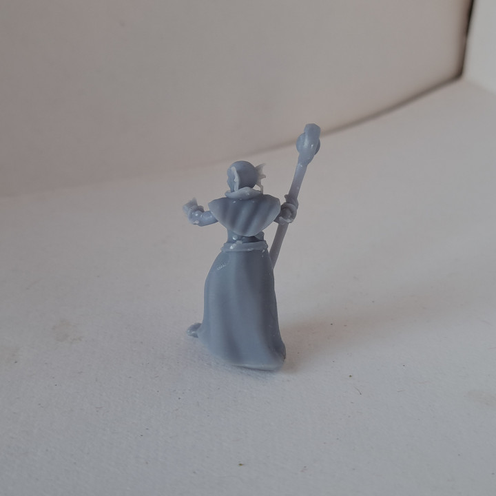 Naiad Wizard miniature (32mm)