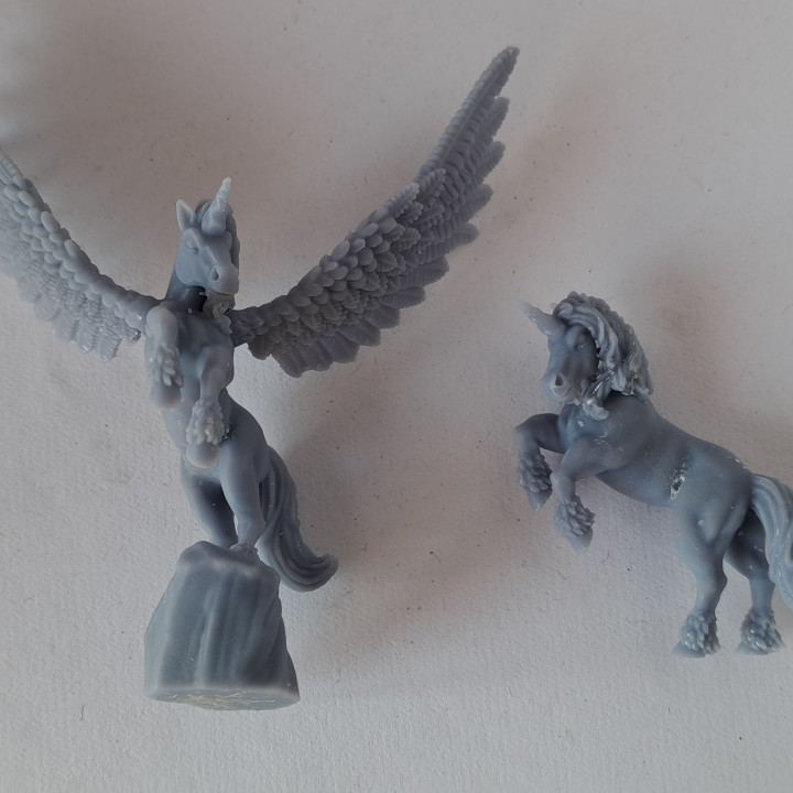 Unicorn Miniatures (32mm)