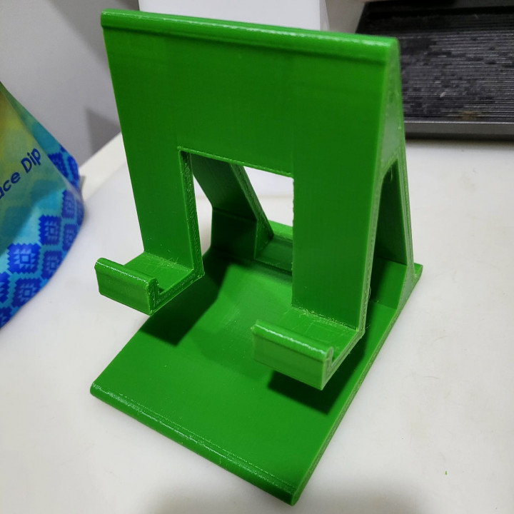 Phone stand for phones with thick covers image
