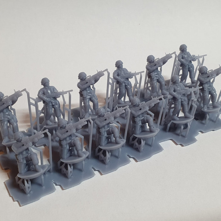 10/15mm Free NATO Sample Figures CW-9