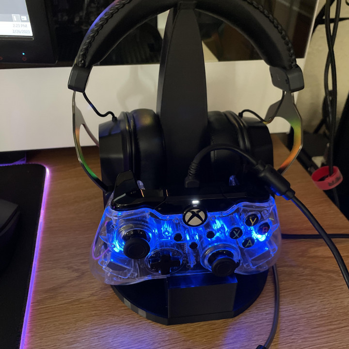 Headset and Controller Stand image