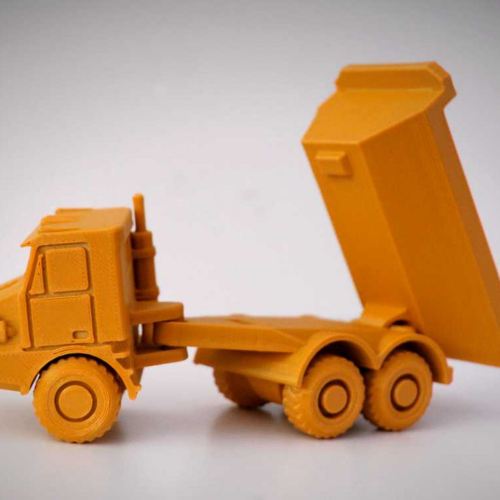ARTICULATED TRUCK PRINT IN PLACE image